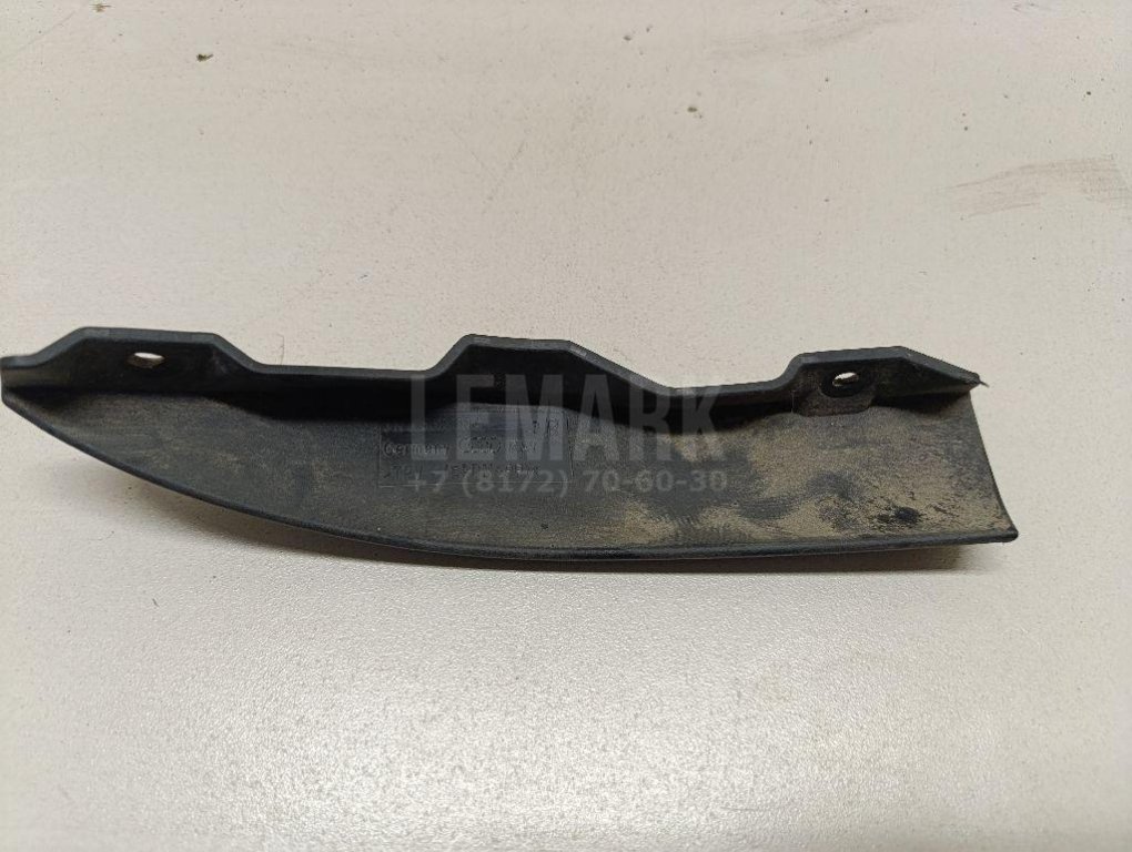 Брызговик передний правый для  Alfa Romeo Alfetta 1974-1986