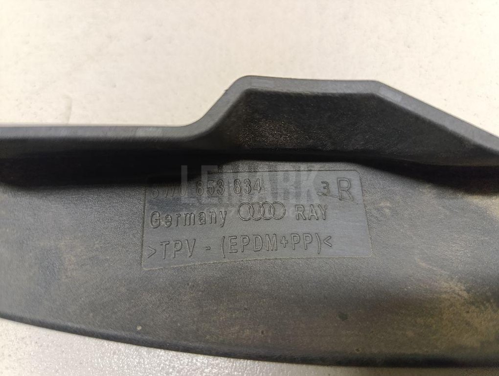 Брызговик передний правый для  Alfa Romeo Alfetta 1974-1986