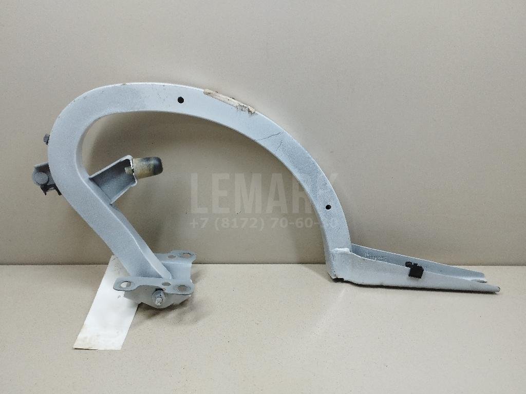 Петля крышки багажника