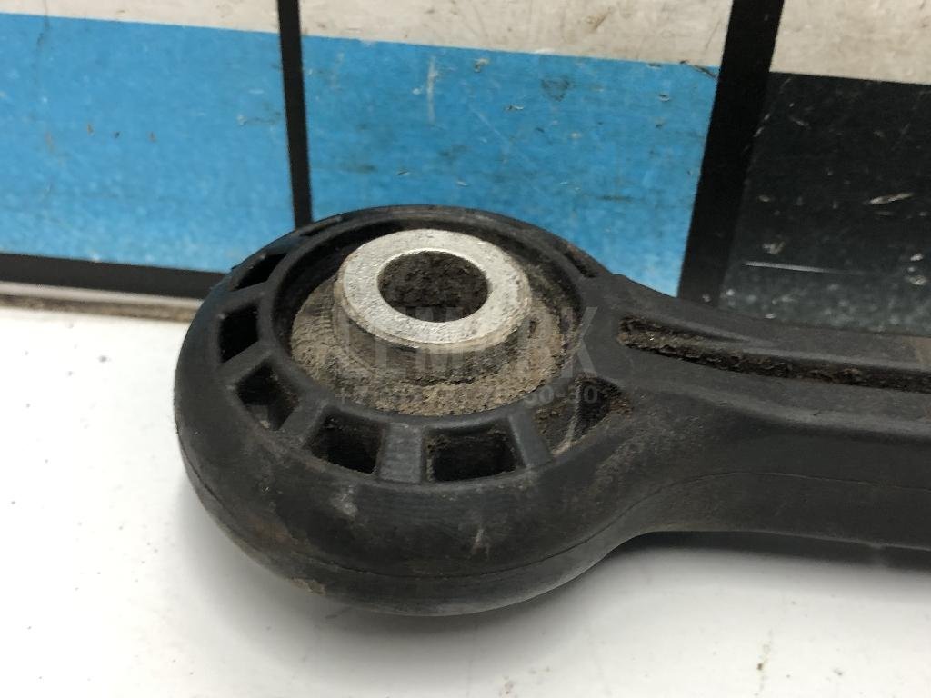 Стойка переднего стабилизатора