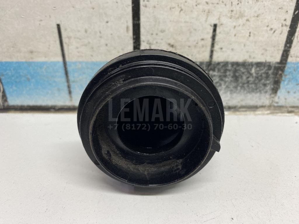 Горловина маслозаливная