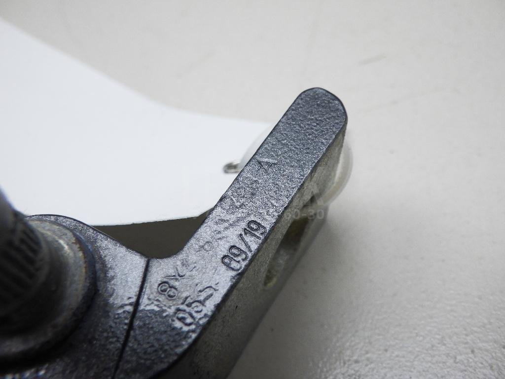 Петля двери для  Audi A4 [B9] 2015