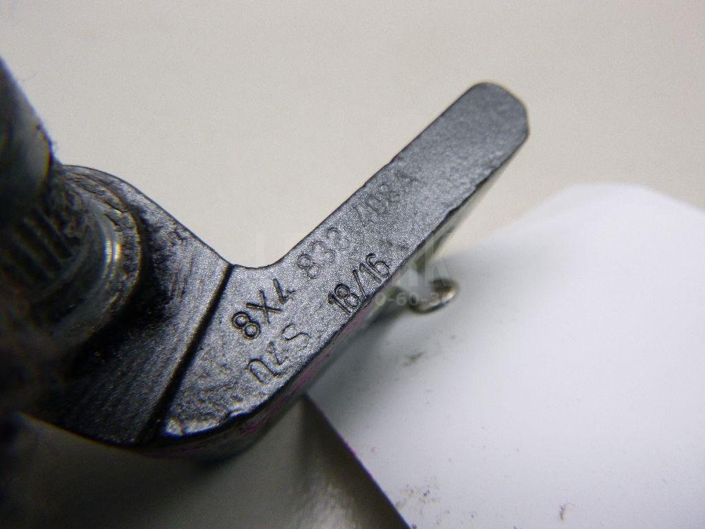 Петля двери