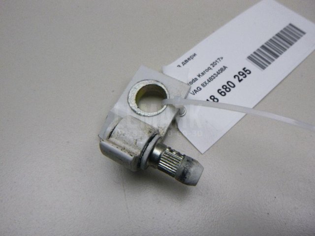 Петля двери