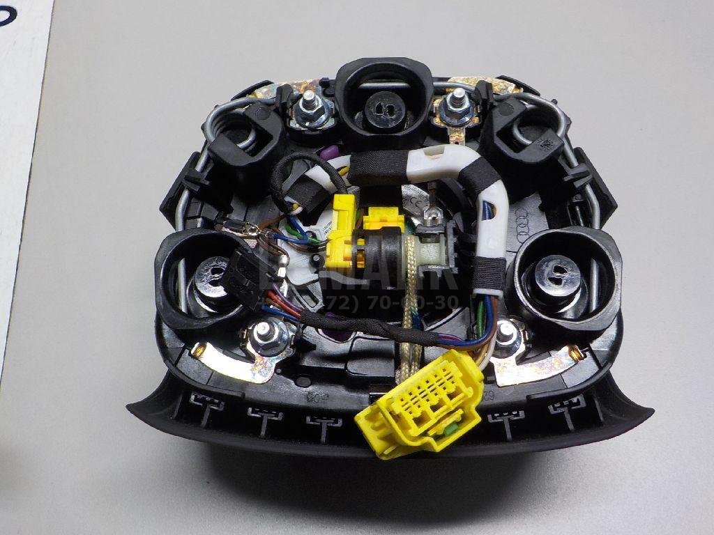 Подушка безопасности в рулевое колесо