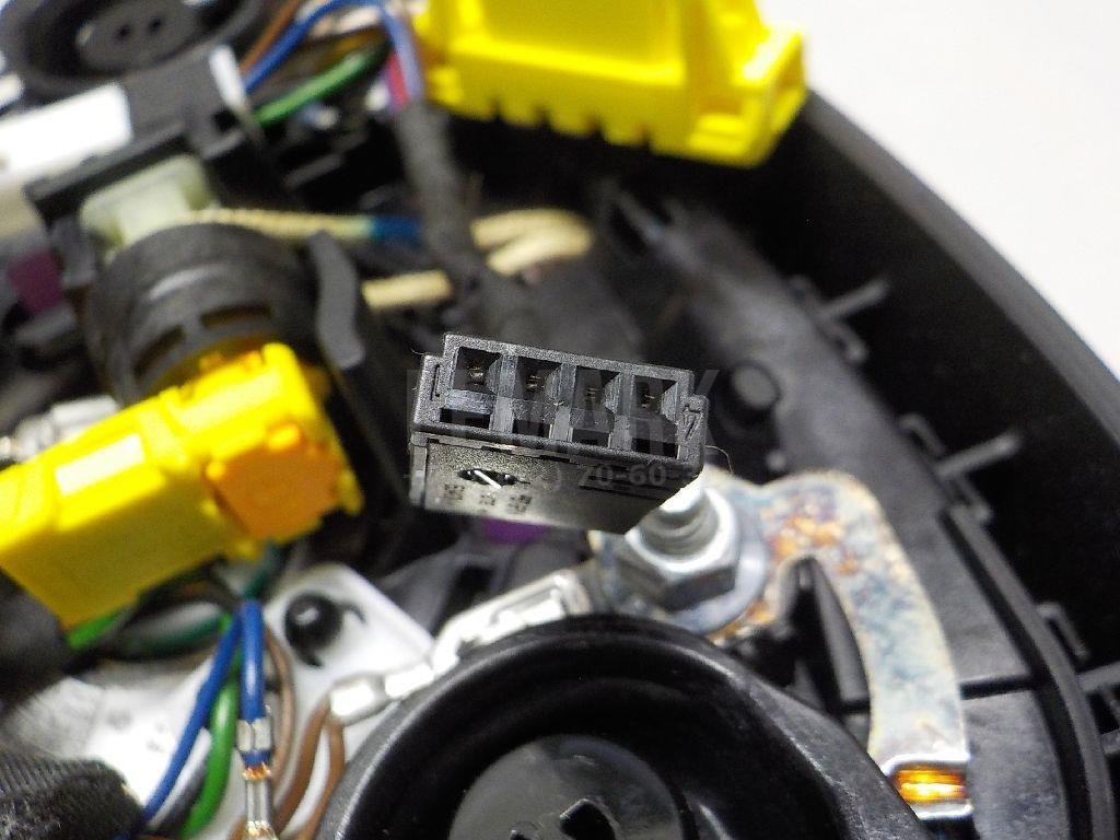 Подушка безопасности в рулевое колесо