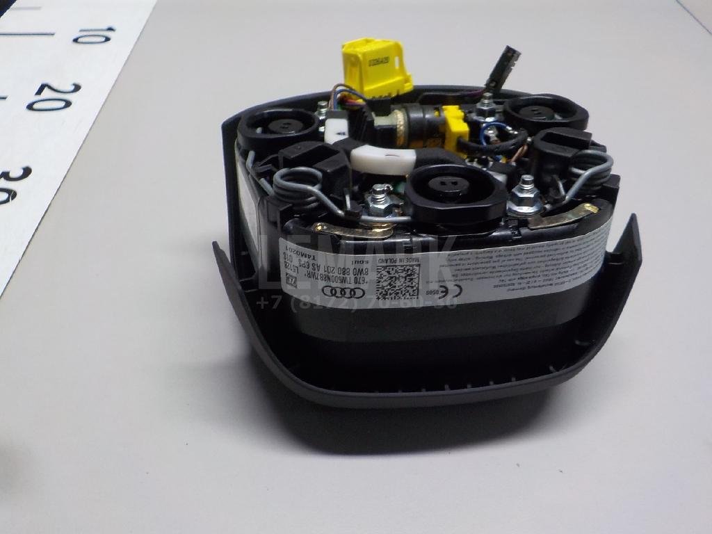 Подушка безопасности в рулевое колесо