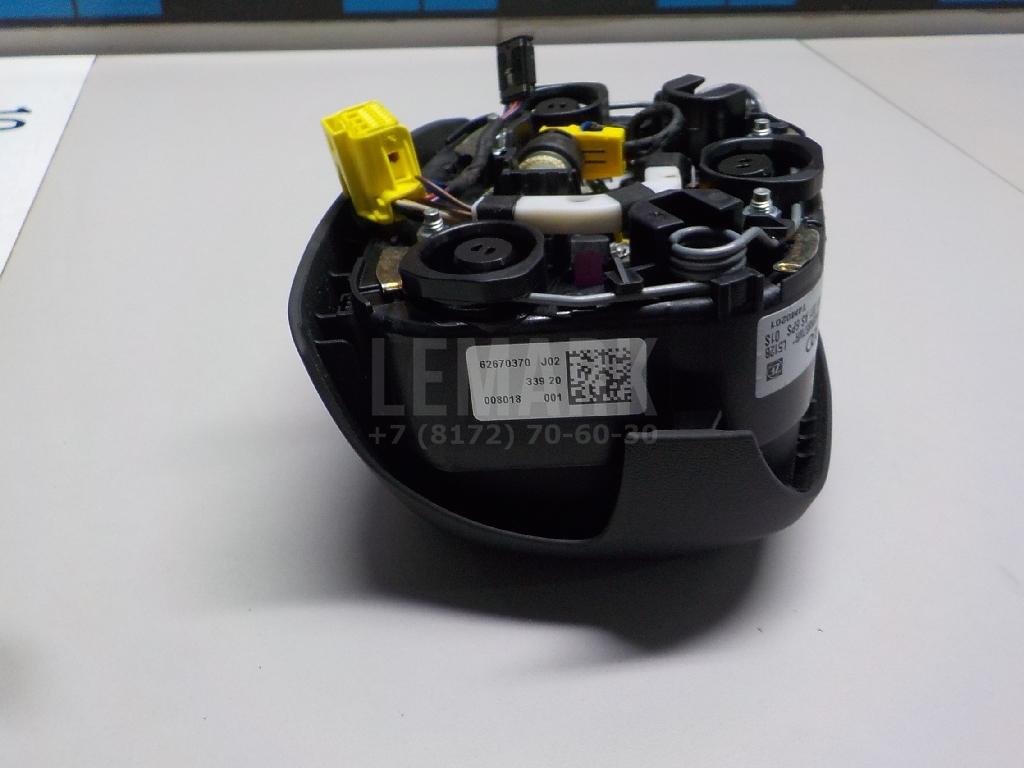 Подушка безопасности в рулевое колесо