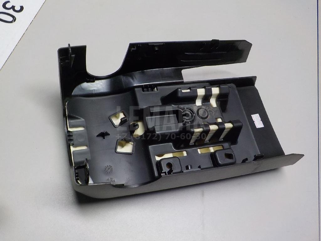 Кожух рулевой колонки нижний