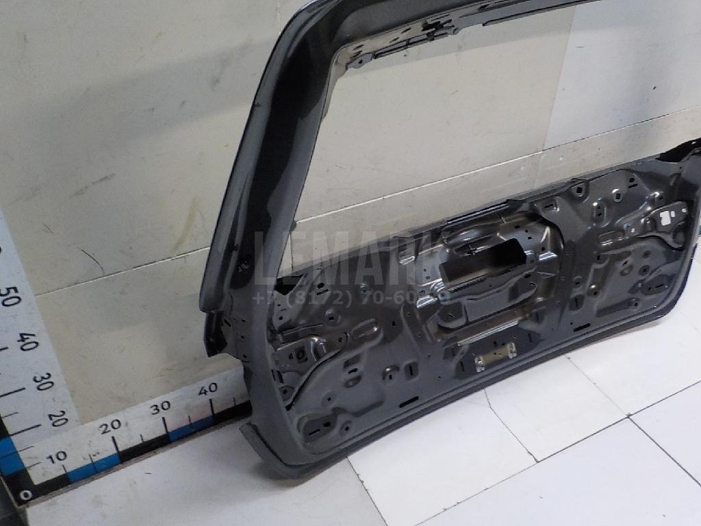 Дверь багажника