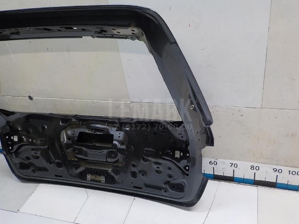 Дверь багажника