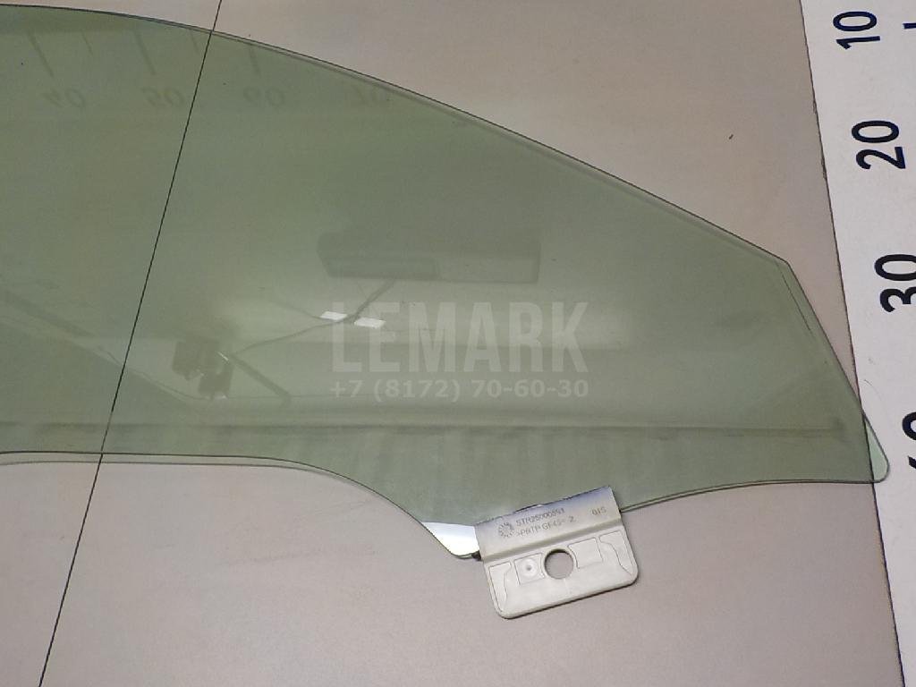 Стекло двери передней правой