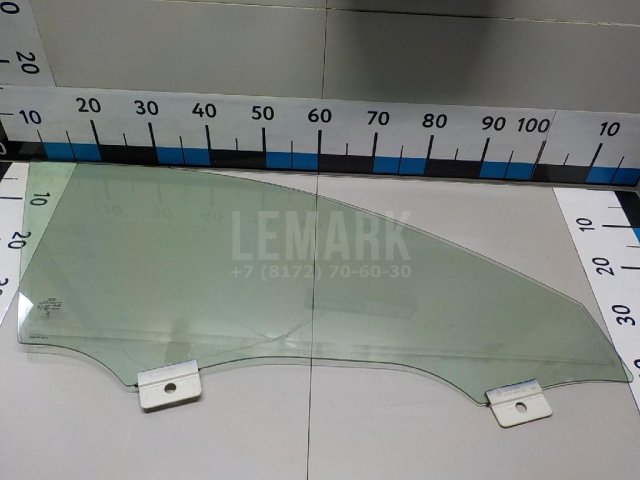 Стекло двери передней правой