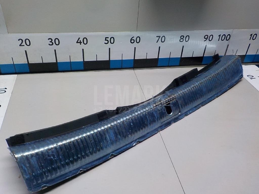 Обшивка багажника