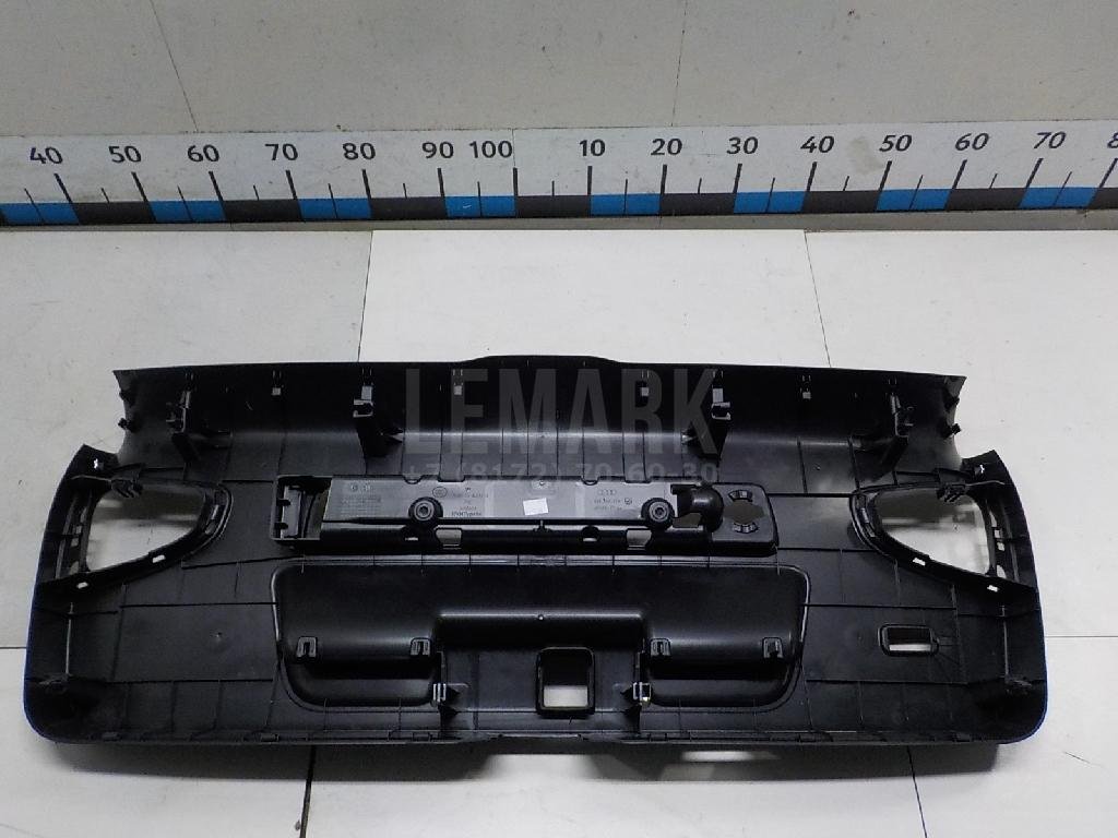 Обшивка двери багажника