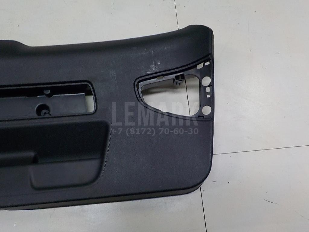 Обшивка двери багажника