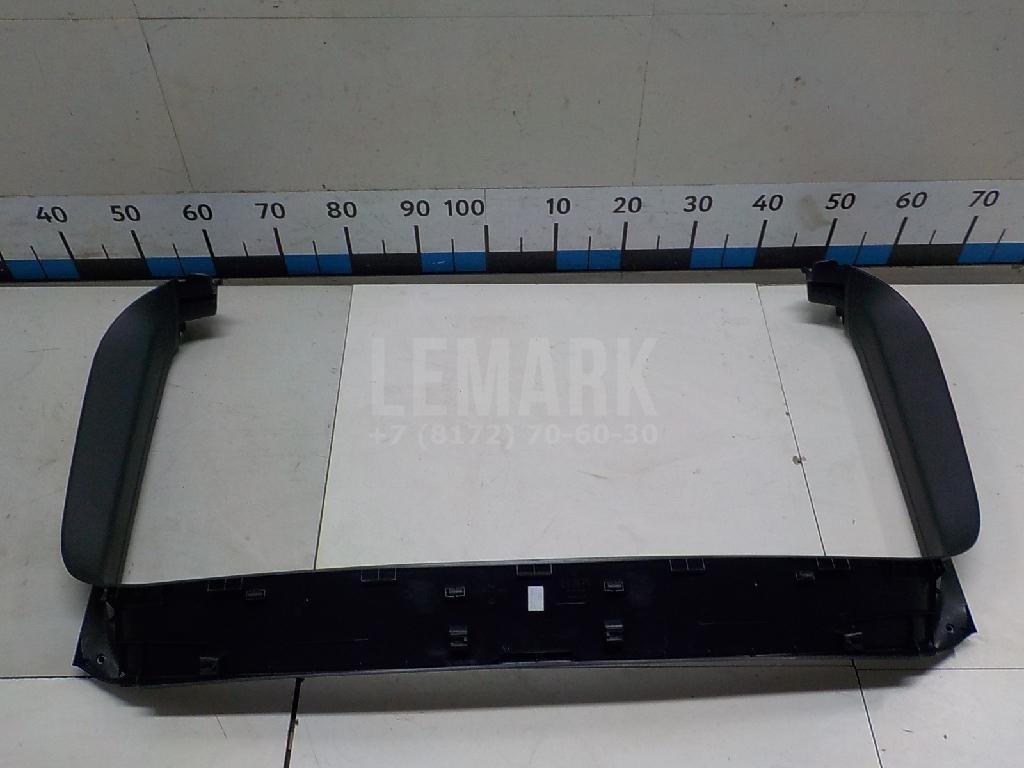 Обшивка двери багажника