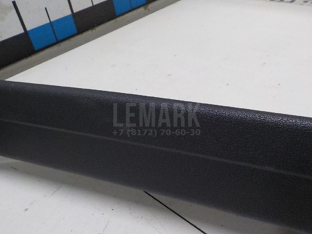 Обшивка двери багажника