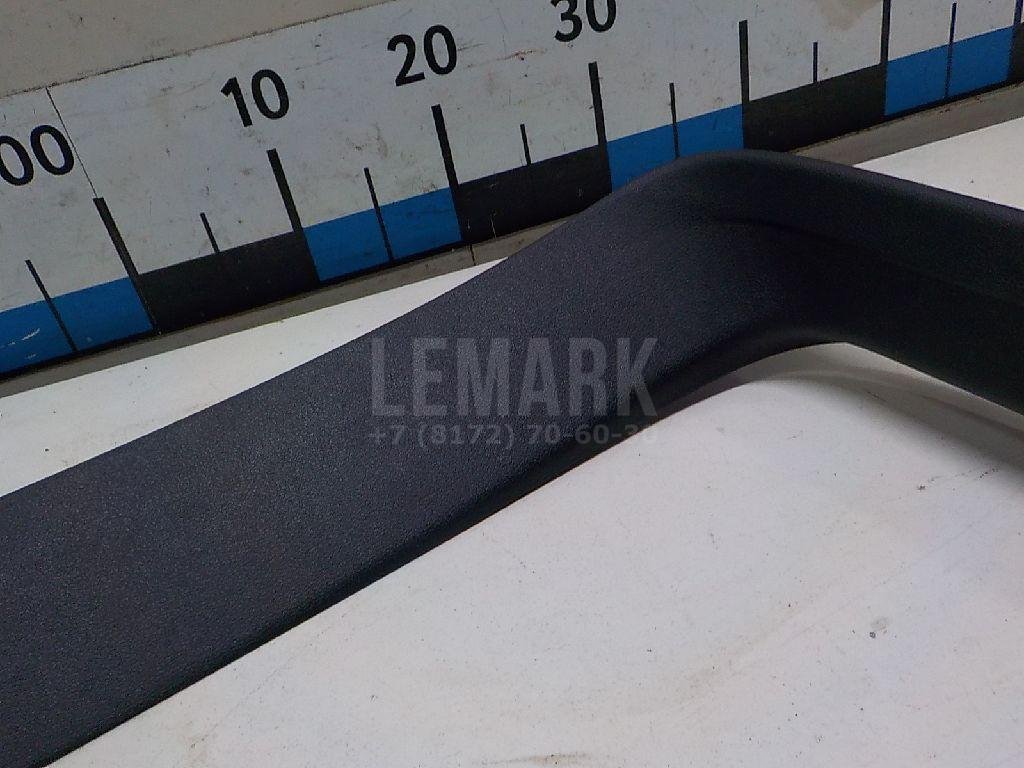 Обшивка двери багажника