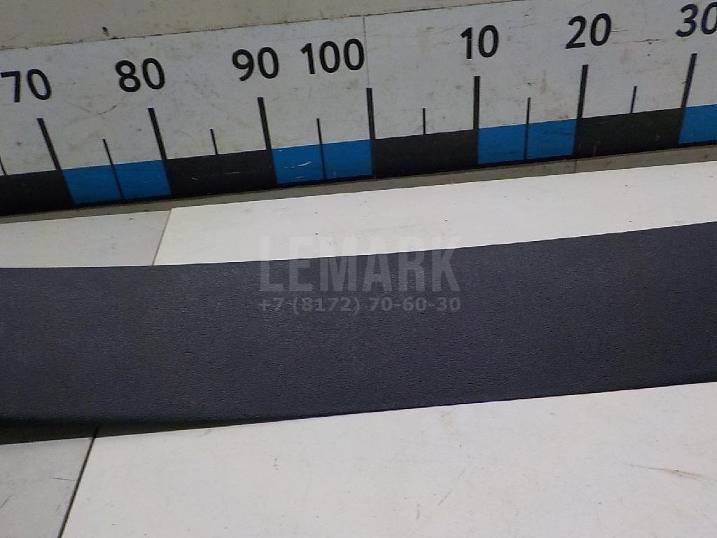 Обшивка двери багажника