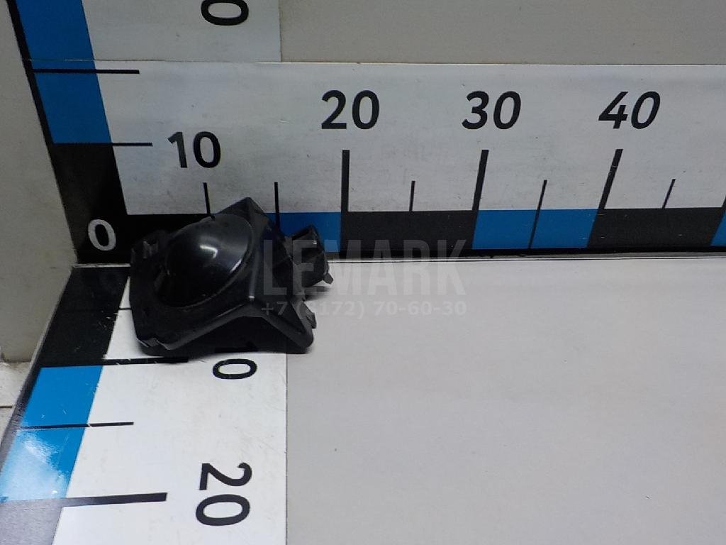 Заглушка бампера левая