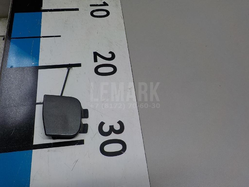 Заглушка буксировочного крюка