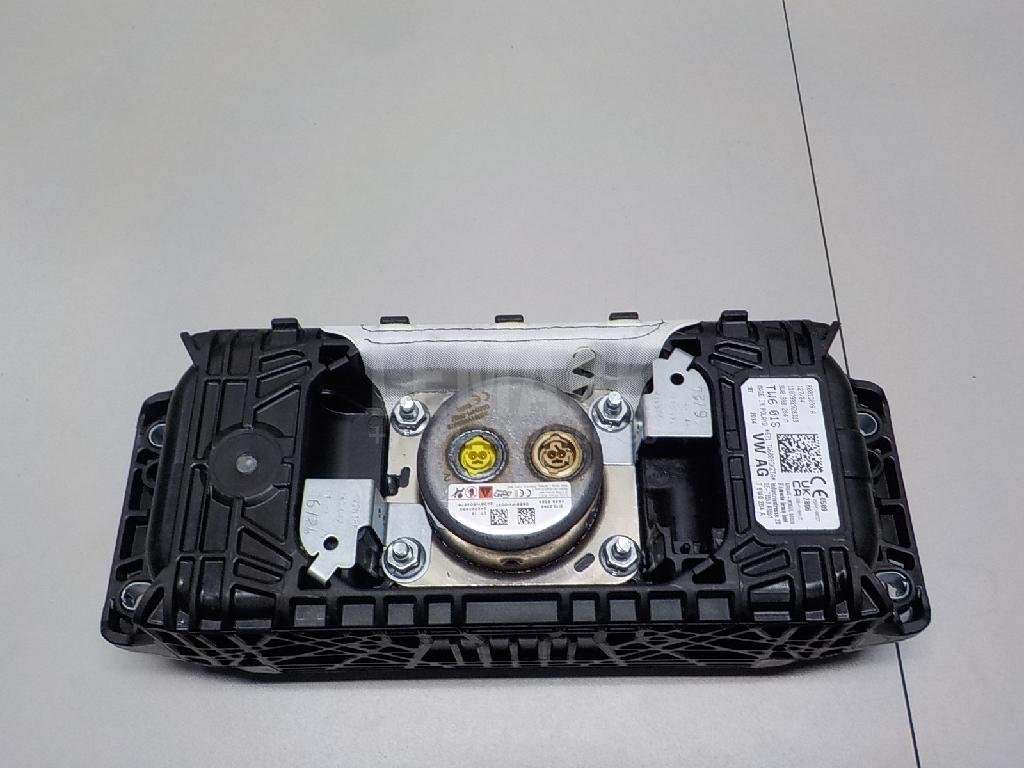 Подушка безопасности пассажирская (в торпедо)