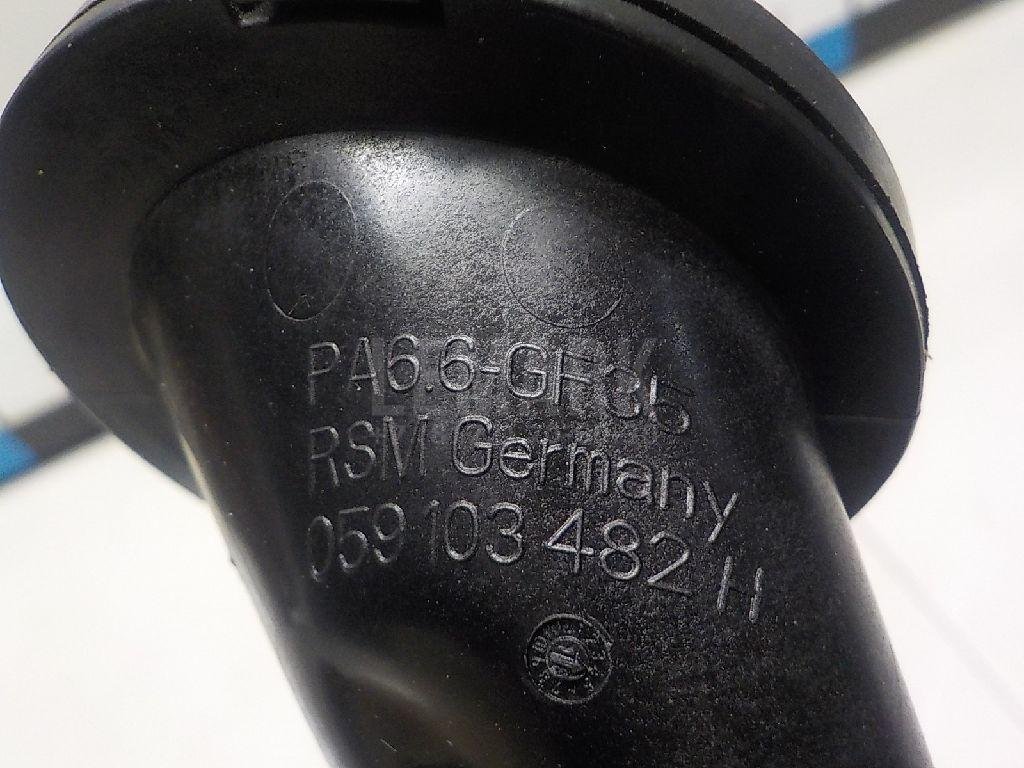 Горловина маслозаливная