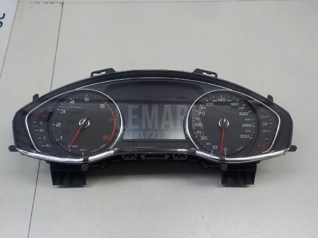 Панель приборов