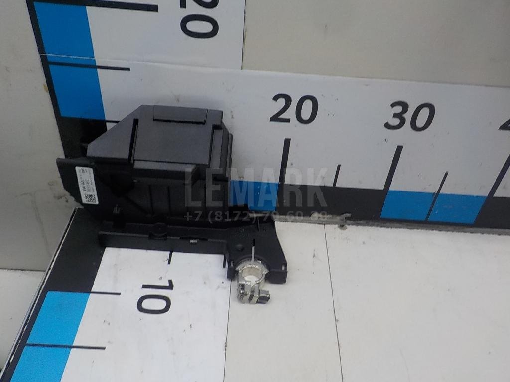 Клемма аккумулятора плюс