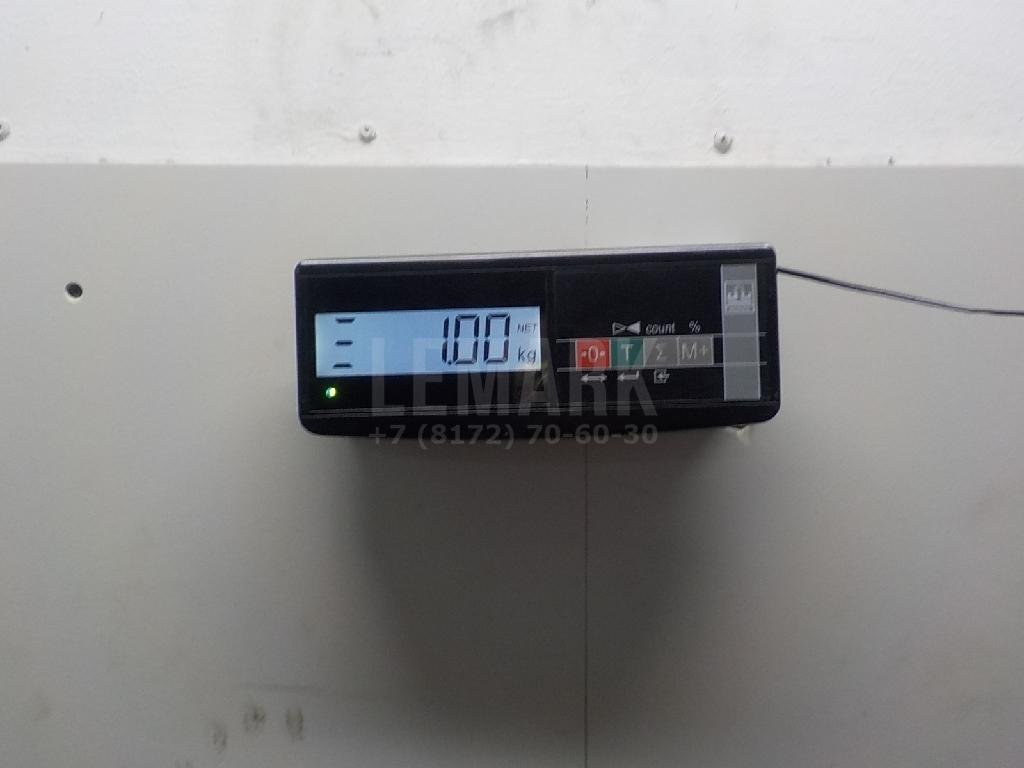 Обшивка двери багажника