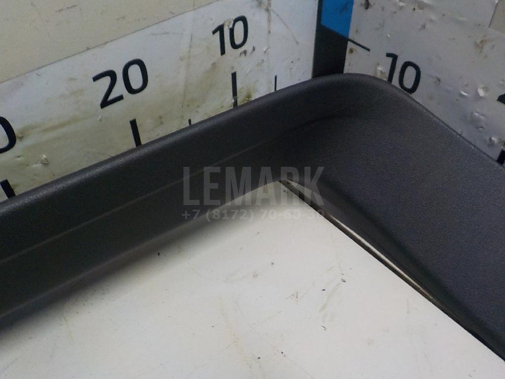 Обшивка двери багажника