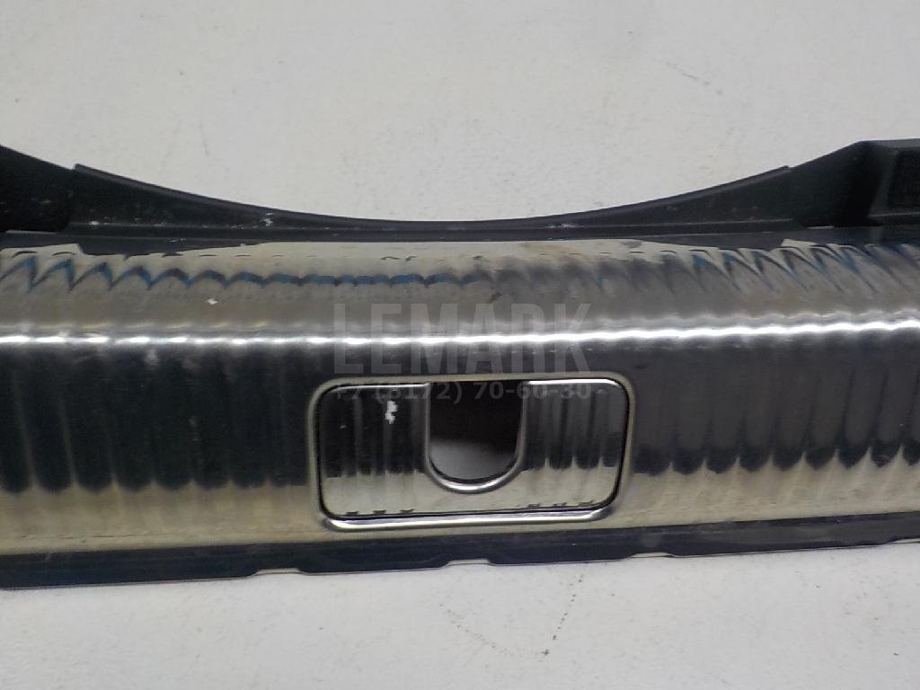 Обшивка багажника