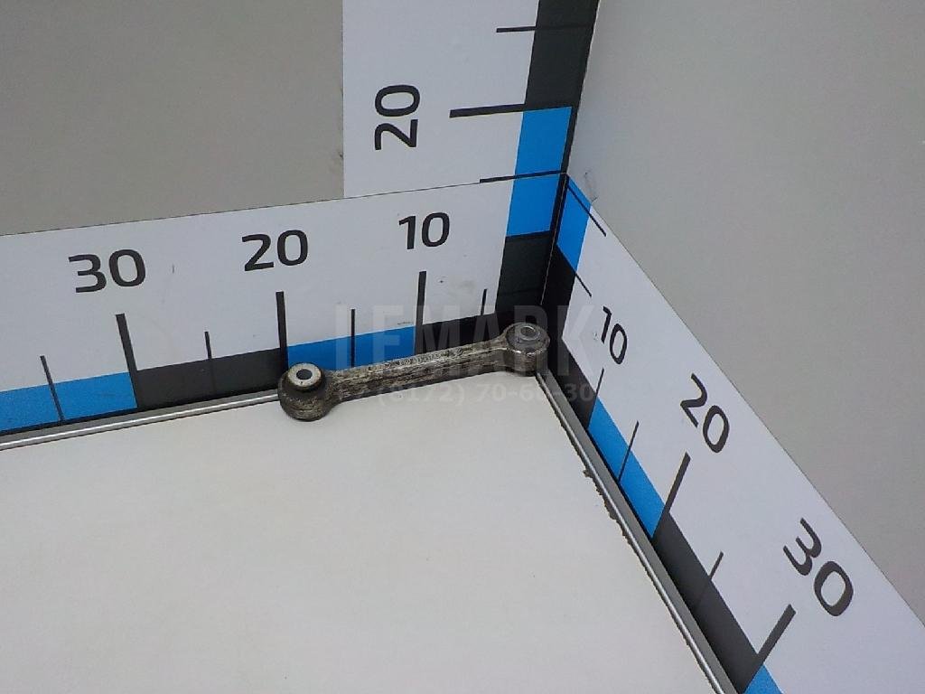 Стойка переднего стабилизатора