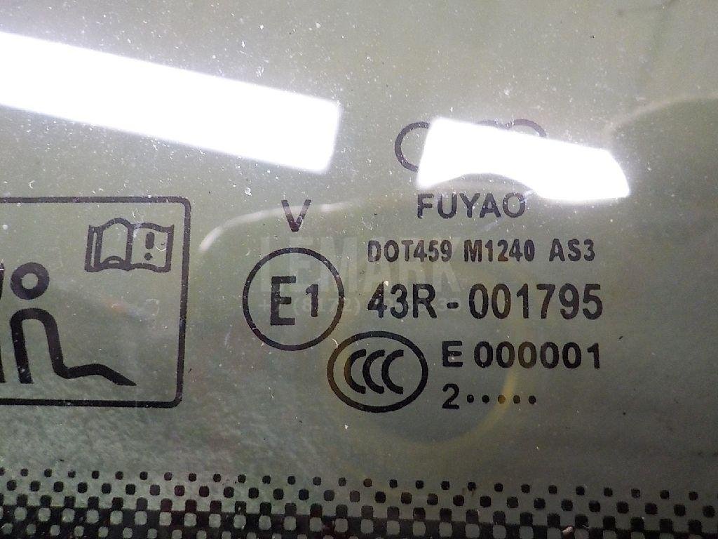 Стекло кузовное глухое правое