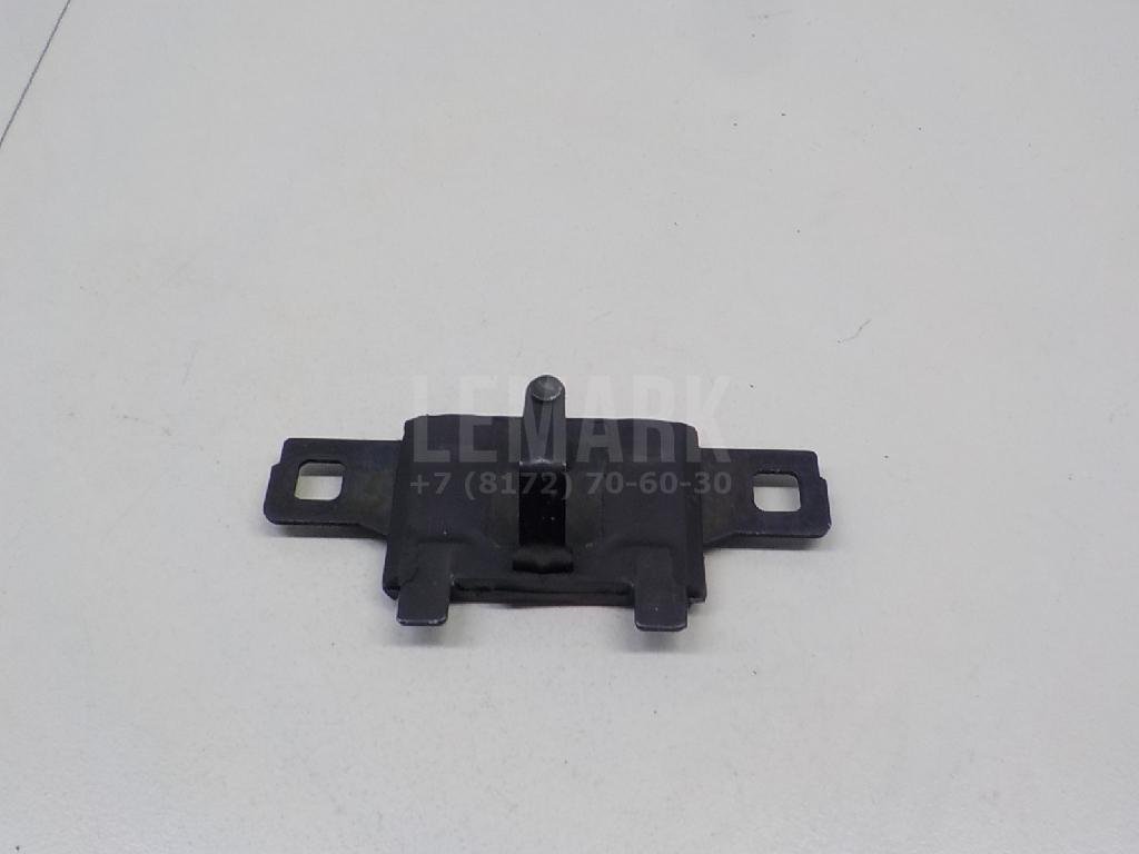 Ответная часть замка багажника