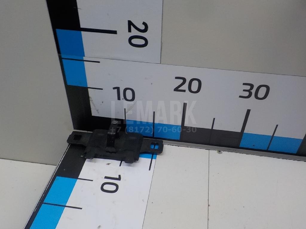 Ответная часть замка багажника