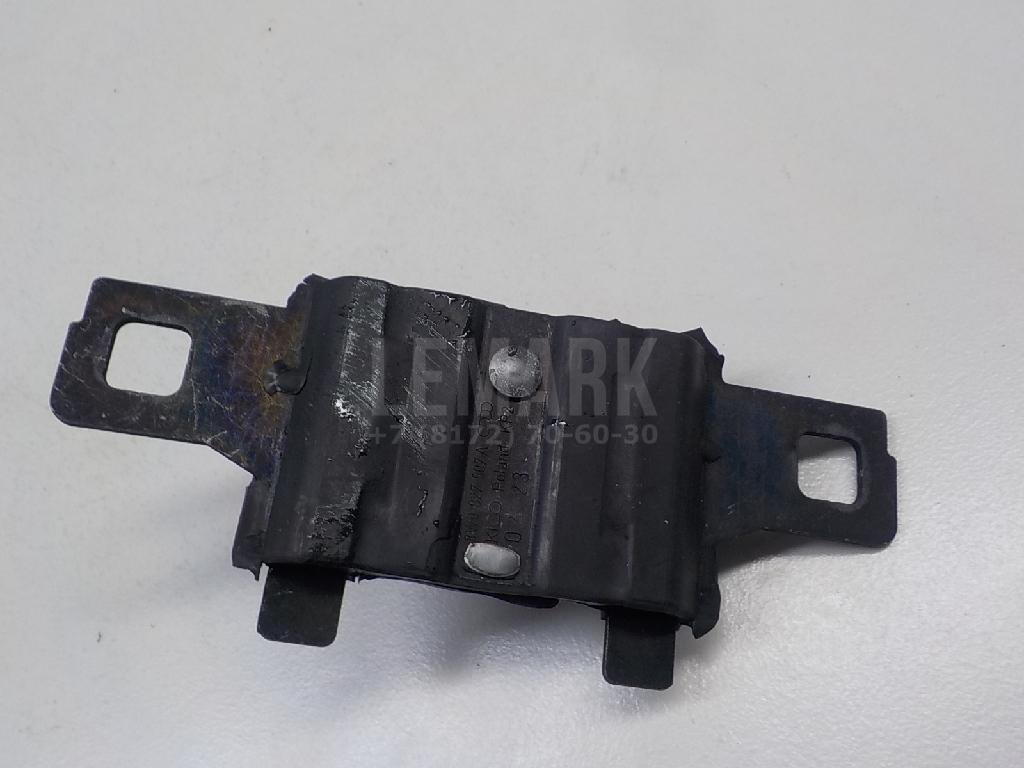 Ответная часть замка багажника