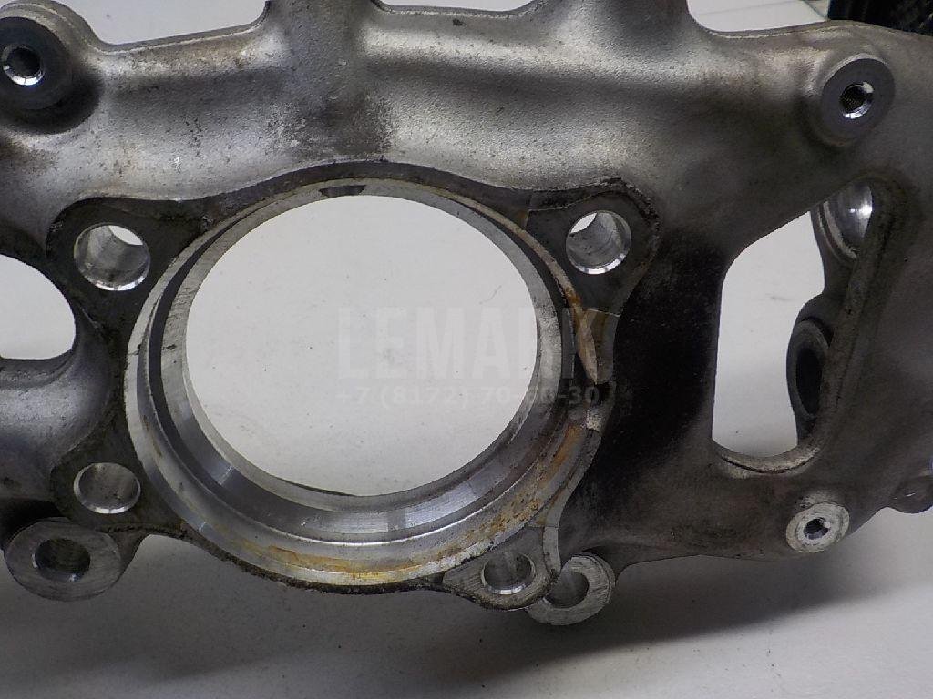 Кулак поворотный передний правый