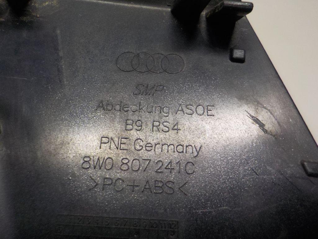 Заглушка буксировочного крюка