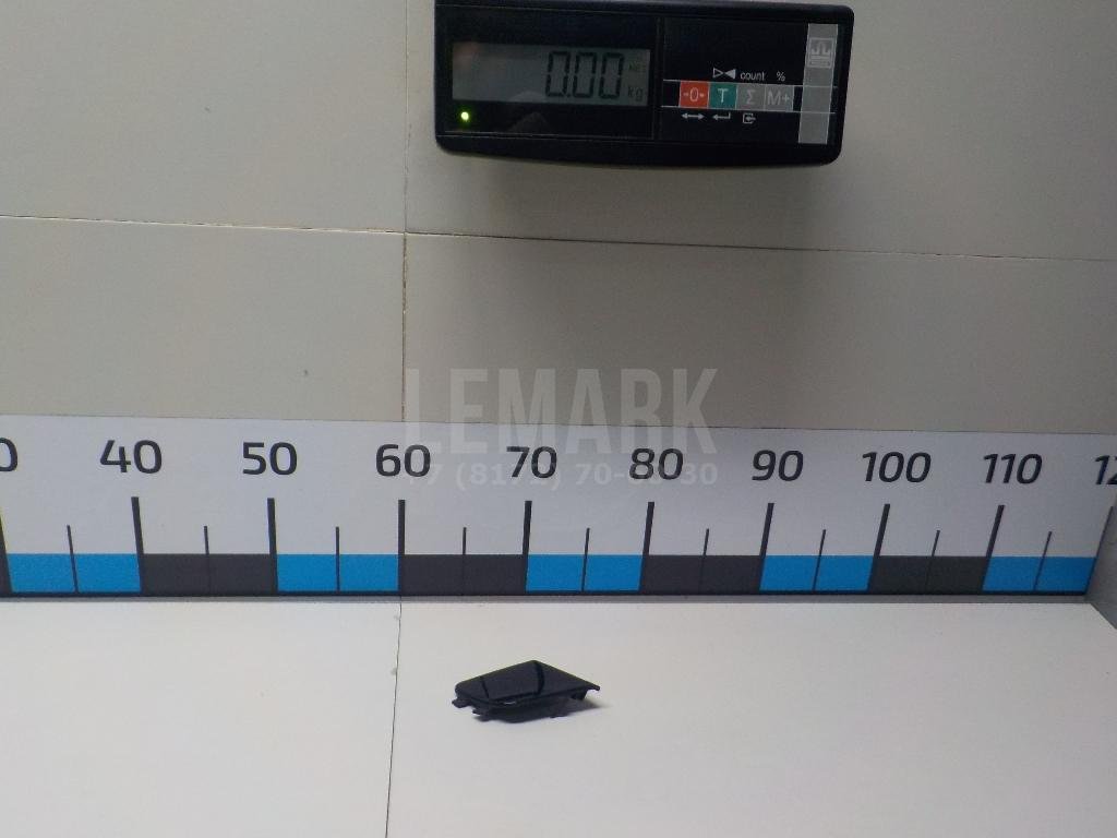 Заглушка буксировочного крюка