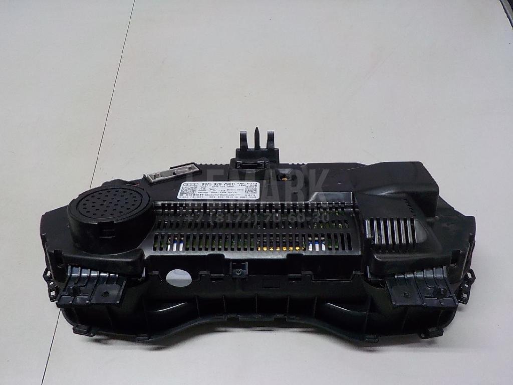 Панель приборов