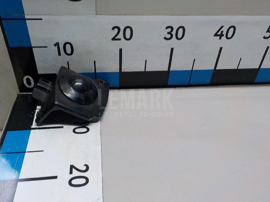 Заглушка бампера правая