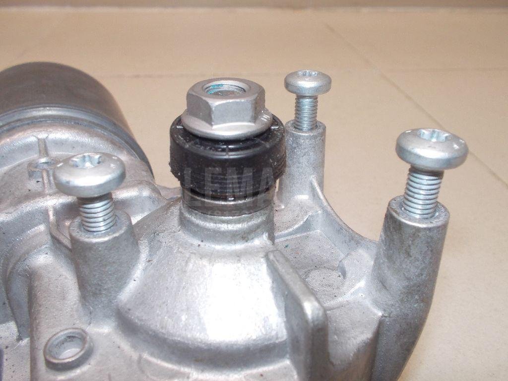 Моторчик стеклоочистителя передний