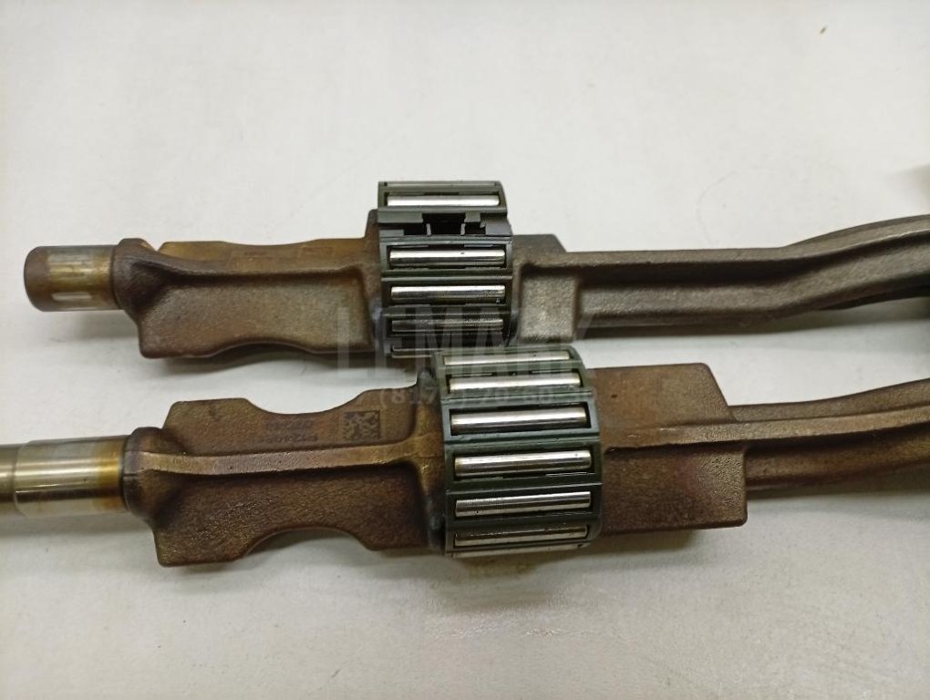 Вал балансирный