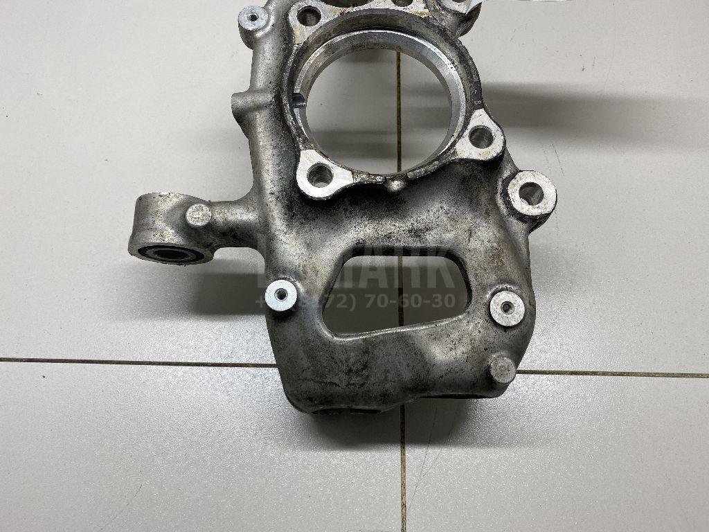 Кулак поворотный передний правый