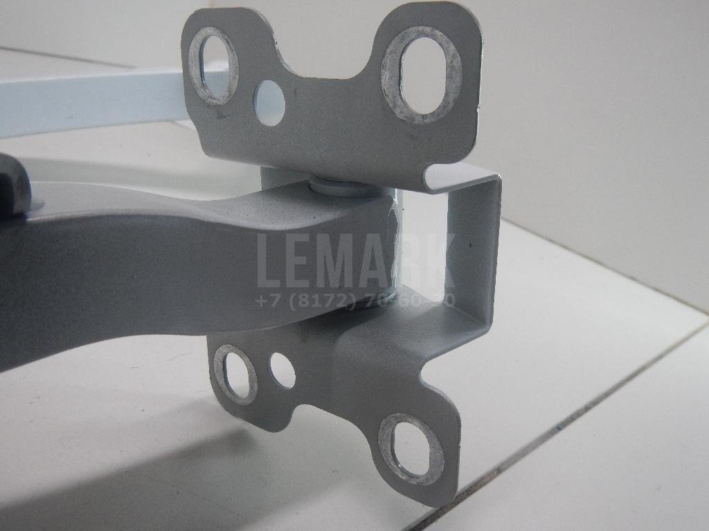 Петля крышки багажника