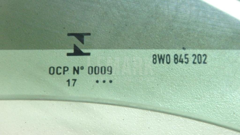 Стекло двери передней правой