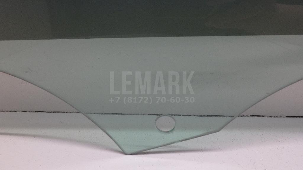 Стекло двери передней правой