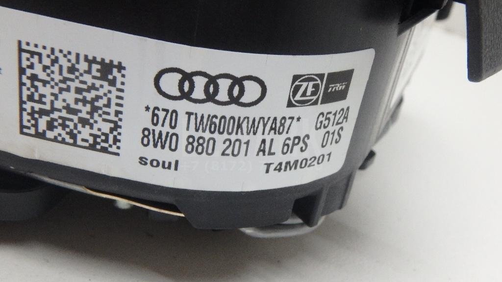 Подушка безопасности в рулевое колесо